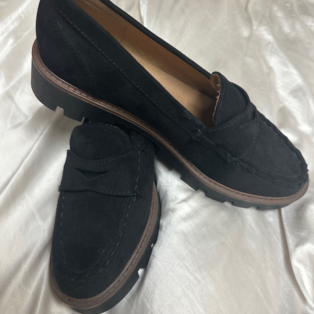 Cliffs by WHITE MOUNTAIN Black Flats Sleek Loafers